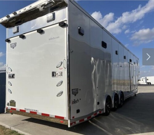 2023 Intech 44' Gooseneck W/Bathroom and Toilet, Trailer Has had very little use, Available Today - Image 4